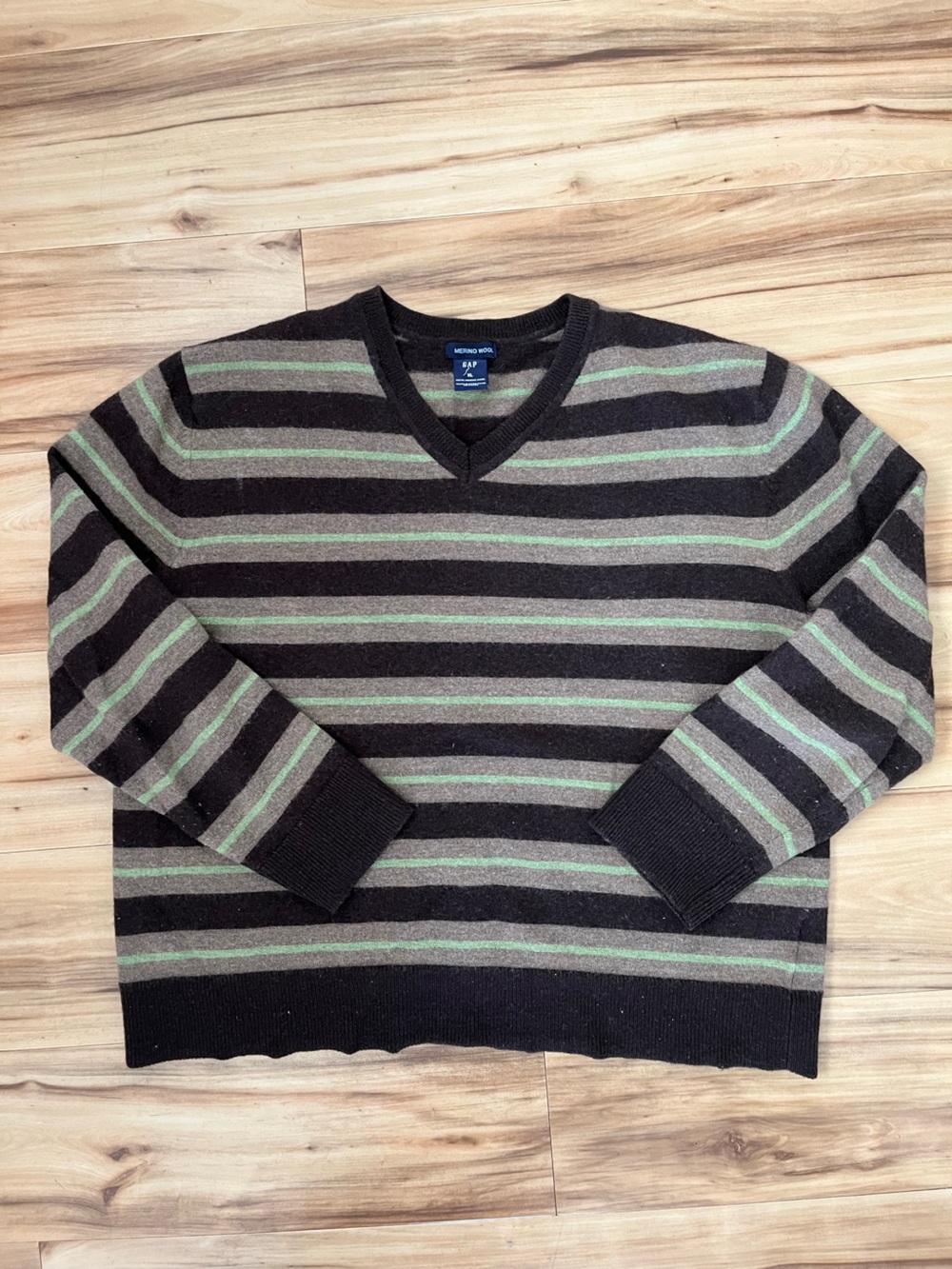 GAP Men’s V-Neck Stripe Sweater in Black, Gray & Green